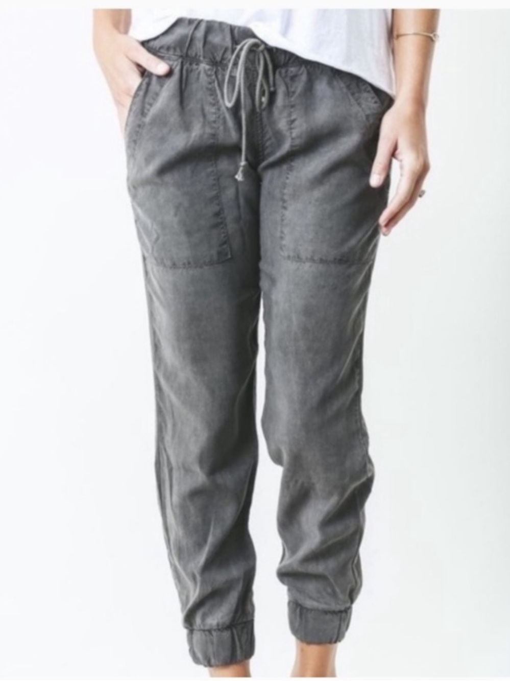 Cloth & Stone by Anthropologie || grey joggers